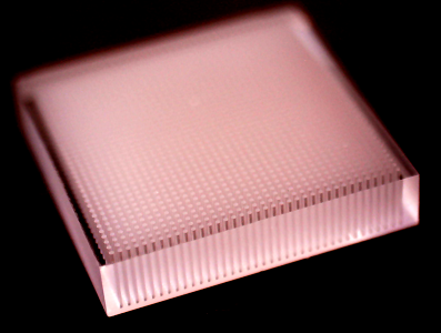 Optoscribe предлагает массивы OptoArray для выравнивания волокон